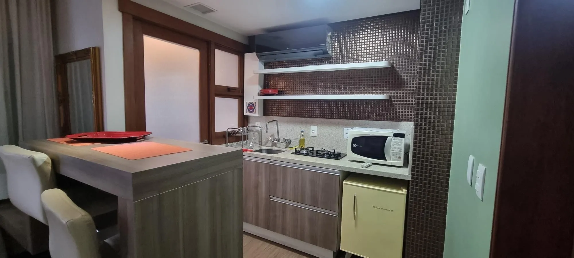 Imagem Apartamento tipo estúdio, mobiliado completo, no coração do Bairro Moinhos de Vento.