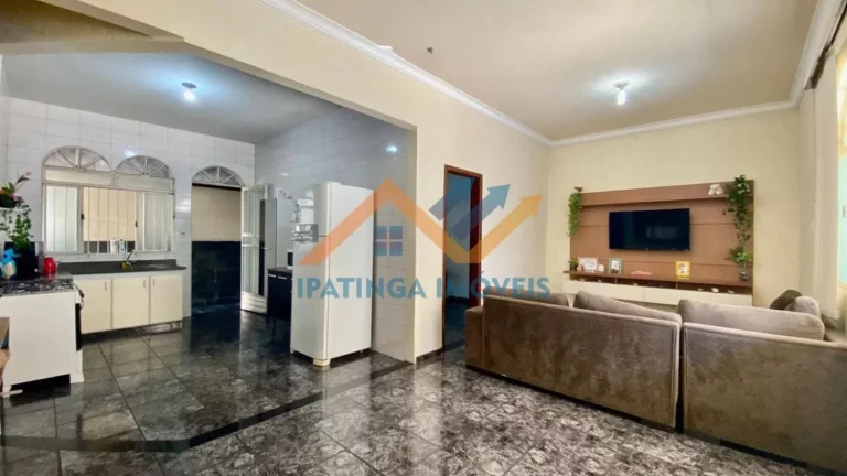 Imagem Casa ampla e bem localizada à venda no bairro Iguaçu ? Ipatinga
