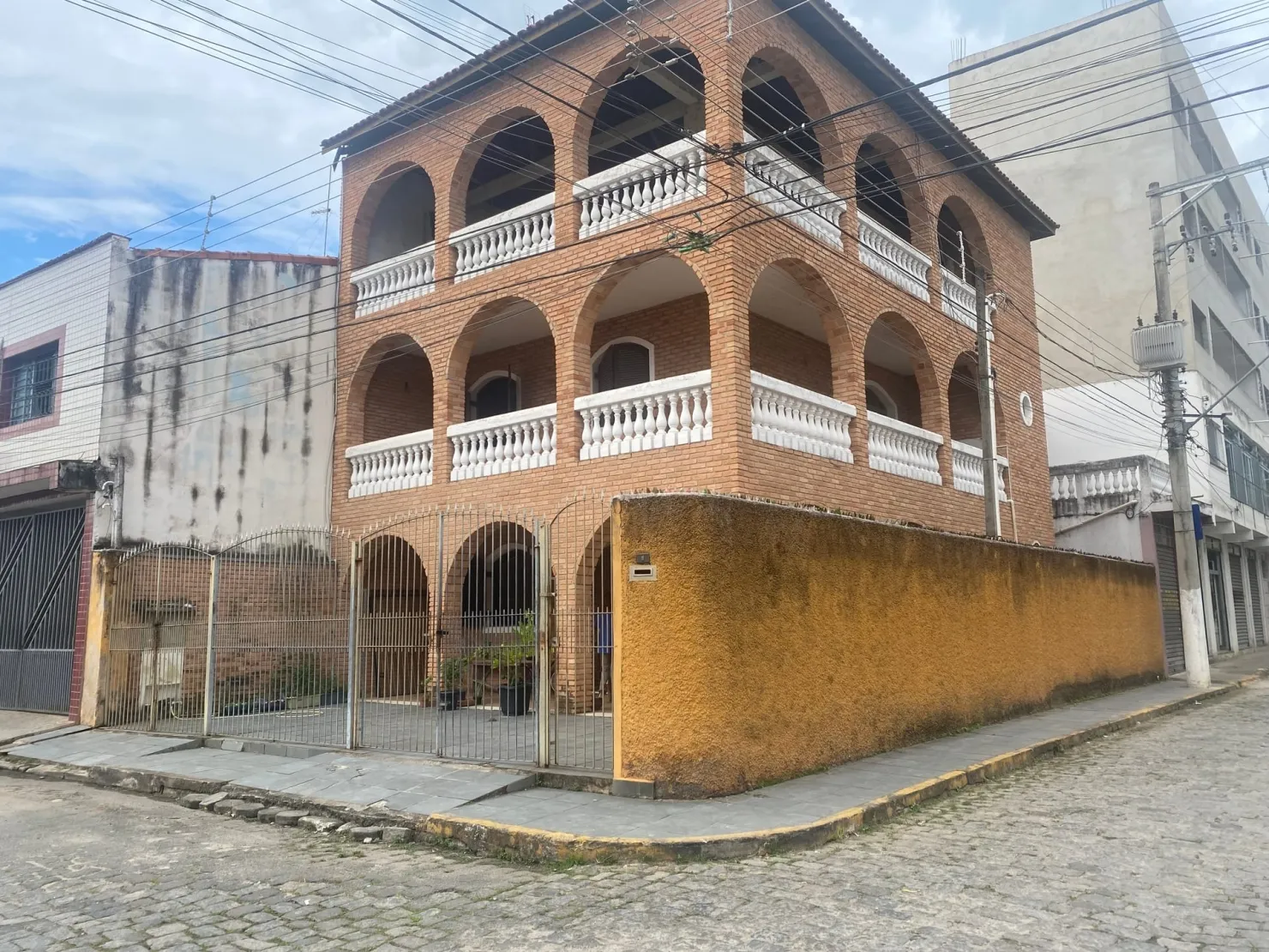 Imagem Comercial à venda 3 Quartos, 1 Suite, 2 Vagas, 200M², Ponte Alta, Aparecida - SP