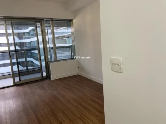 Imagem Apartamento para venda na República: 1 sala, 1 banheiro, 1 vaga de garagem determinada, 28m2 - São Paulo