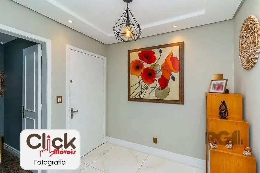 Imagem Apartamento 4 dormitórios, sendo 1 suíte, 193 m² de área privativa e 2 vaga(s) de garagem. Localizado na Rua/Av. Carlos Gomes, no bairro Auxiliadora em Porto Alegre.