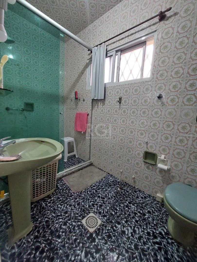 Imagem Casa para Venda - 184m², 3 dormitórios, sendo 1 suites, 4 vagas - Cristal