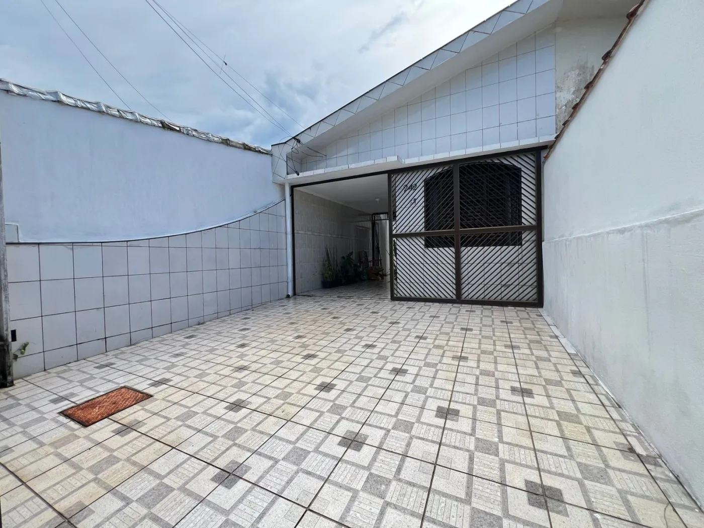 Imagem Casa para Venda em Praia Grande, Real, 2 dormitórios, 1 banheiro, 2 vagas