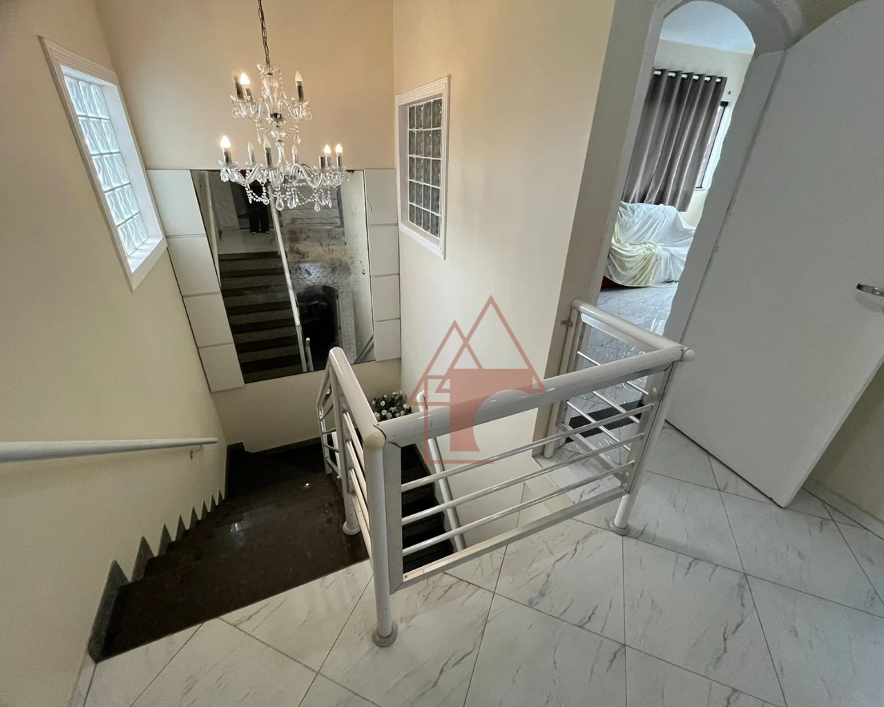 Imagem Sobrado com 4 Quartos à Venda ou Locação, 233 metros em Vila Ponte Nova - Cubatão