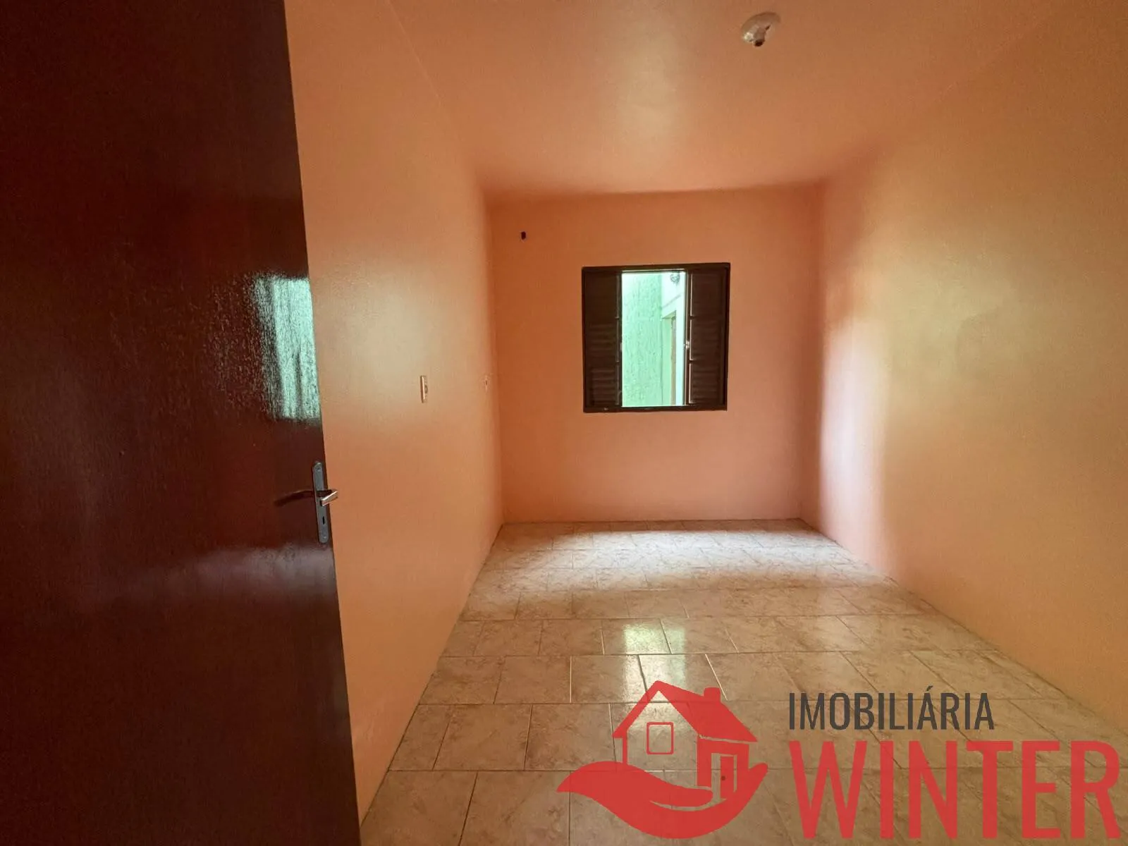 Imagem Casa ampla com 2 Dormitórios, garagem coberta para 3 carros - Matiel