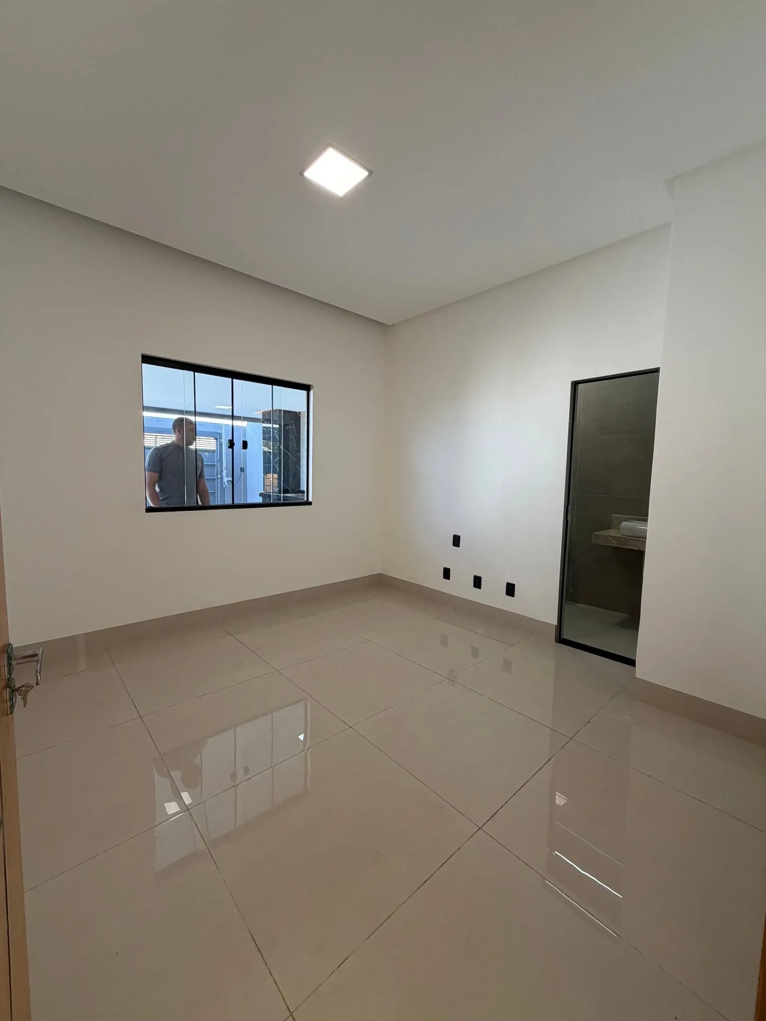 Imagem Casa 3/4 Sendo 1 Suite Com Closet No Bairro Das Industrias