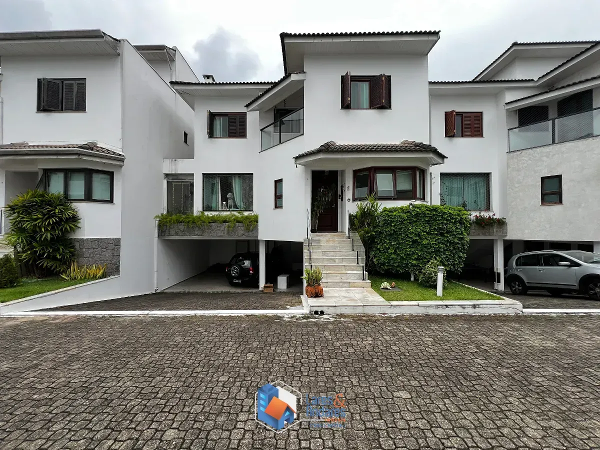 Imagem Casa no condomínio Condomínio Villa dos Emboabas para venda com 3 quartos, sendo 1 suíte, 364m²