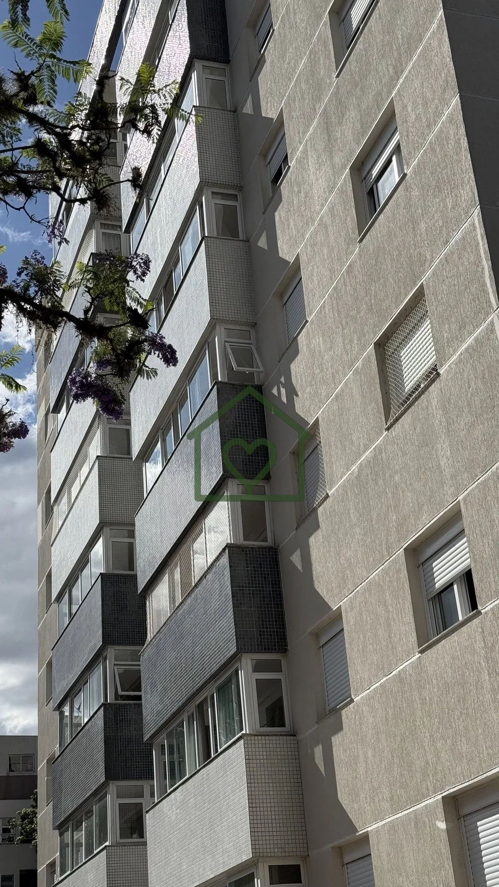 Imagem Empreendimento com unidades de 73 a 94m², 2 e 3 dormitórios. Condomínio conta com ampla área de ...