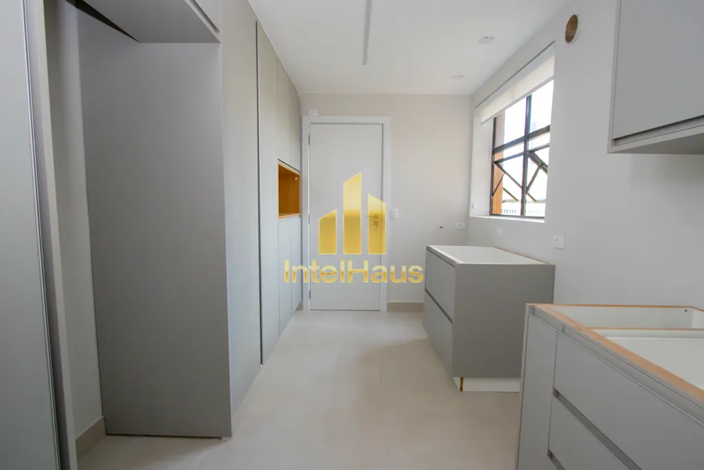 Imagem Excelente apartamento no Edifício Porto Pacífico, localizado em uma das regiões mais nobres do Ec...
