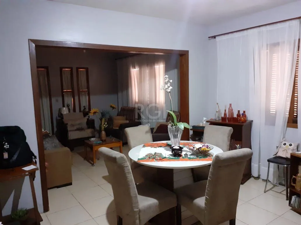 Imagem Casa para Venda - 170m², 3 dormitórios, sendo 1 suites, 2 vagas - Feitoria