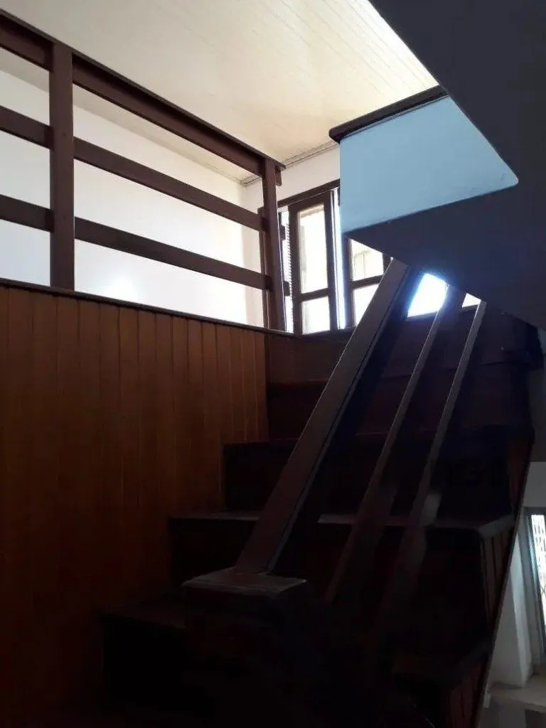 Imagem Casa com 5 dormitórios no bairro Passo das Pedras - Porto Alegre