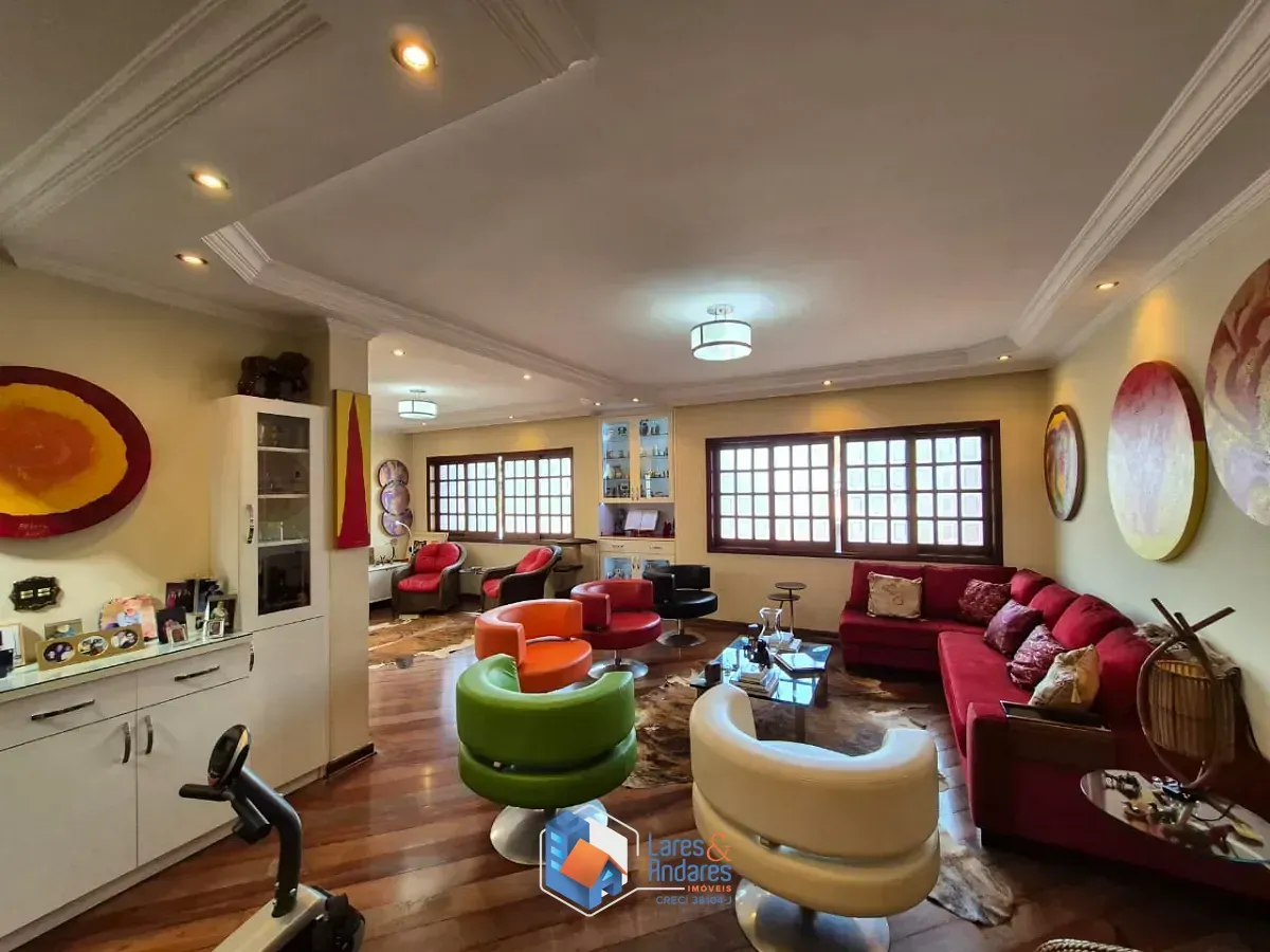 Imagem Casa para venda em Parque São Domingos com 3 quartos, sendo 1 suíte, 313m²