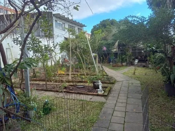 Imagem Casa sobrado Comercial e Residencial de 4 dormitórios e 6 banheiros e 5 vagas de garagem