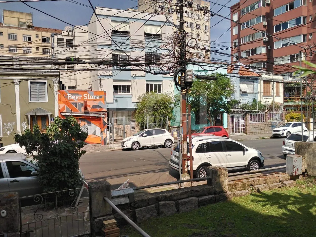 Imagem Casa para Venda - 130m², 2 dormitórios, 1 vaga - Cidade Baixa