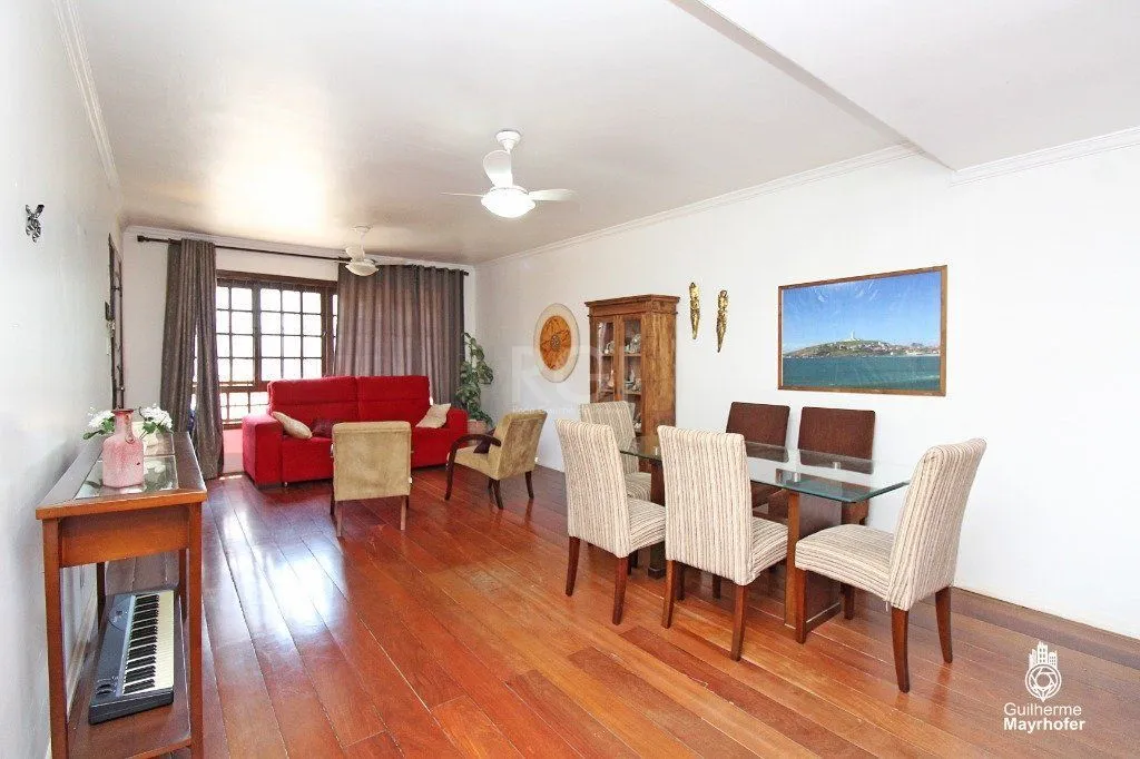 Imagem Casa para Venda - 202m², 4 dormitórios, sendo 1 suites, 3 vagas - Petrópolis