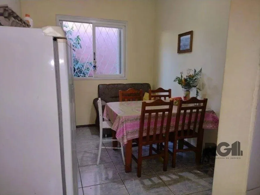 Imagem Casa de 2 dormitórios no bairro Cavalhada