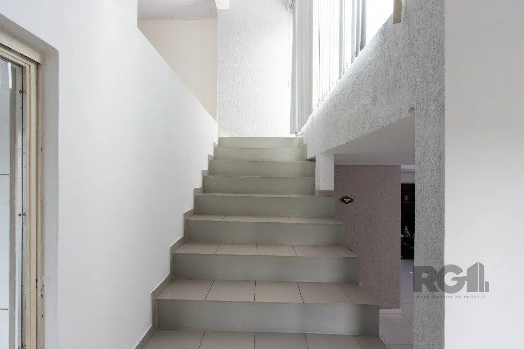 Imagem Casa, 5 dormitórios, sendo 1 suíte, 312m² privativos, 8 vagas - Bairro Vila Nova