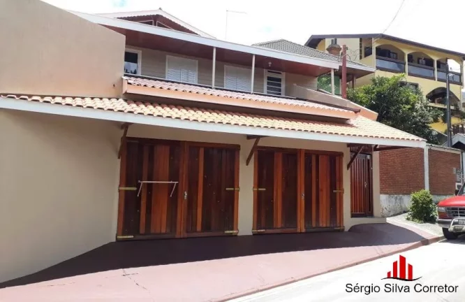 Foto do imóvel Casa a Venda com 262 m² no Vila Izabela em Campos do Jordão.