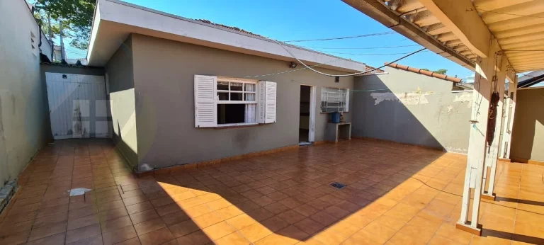 Imagem Casa de 3 dormitórios, 2 banheiros, 4 vagas, com 280m² em Jardim Silvestre, São Bernardo do Campo