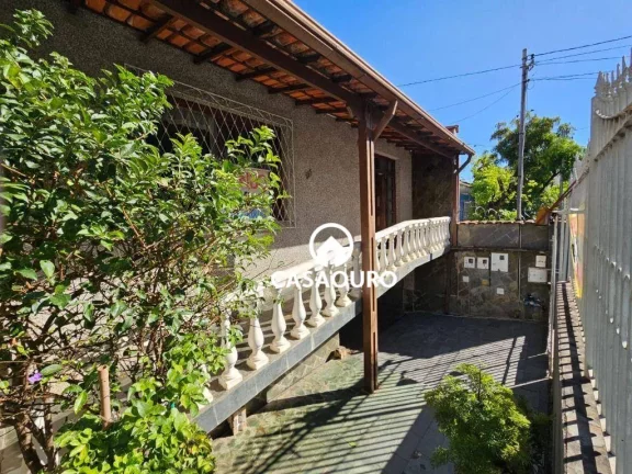 Foto do imóvel Casa com 3 quartos à venda, 200 m² por R$ 840.000 - Floresta - Belo Horizonte/MG