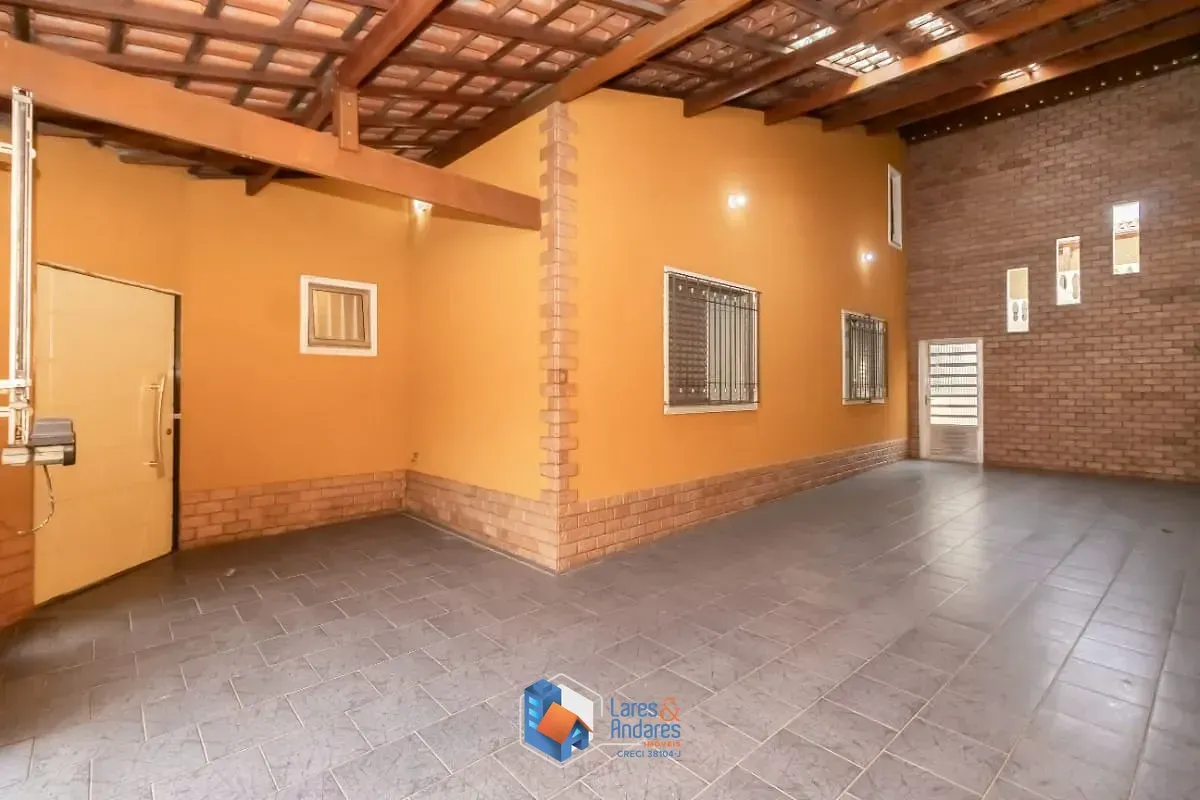 Imagem Casa para venda em Jardim das Rosas (Zona Norte) com 2 quartos, sendo 1 suíte, 240m²