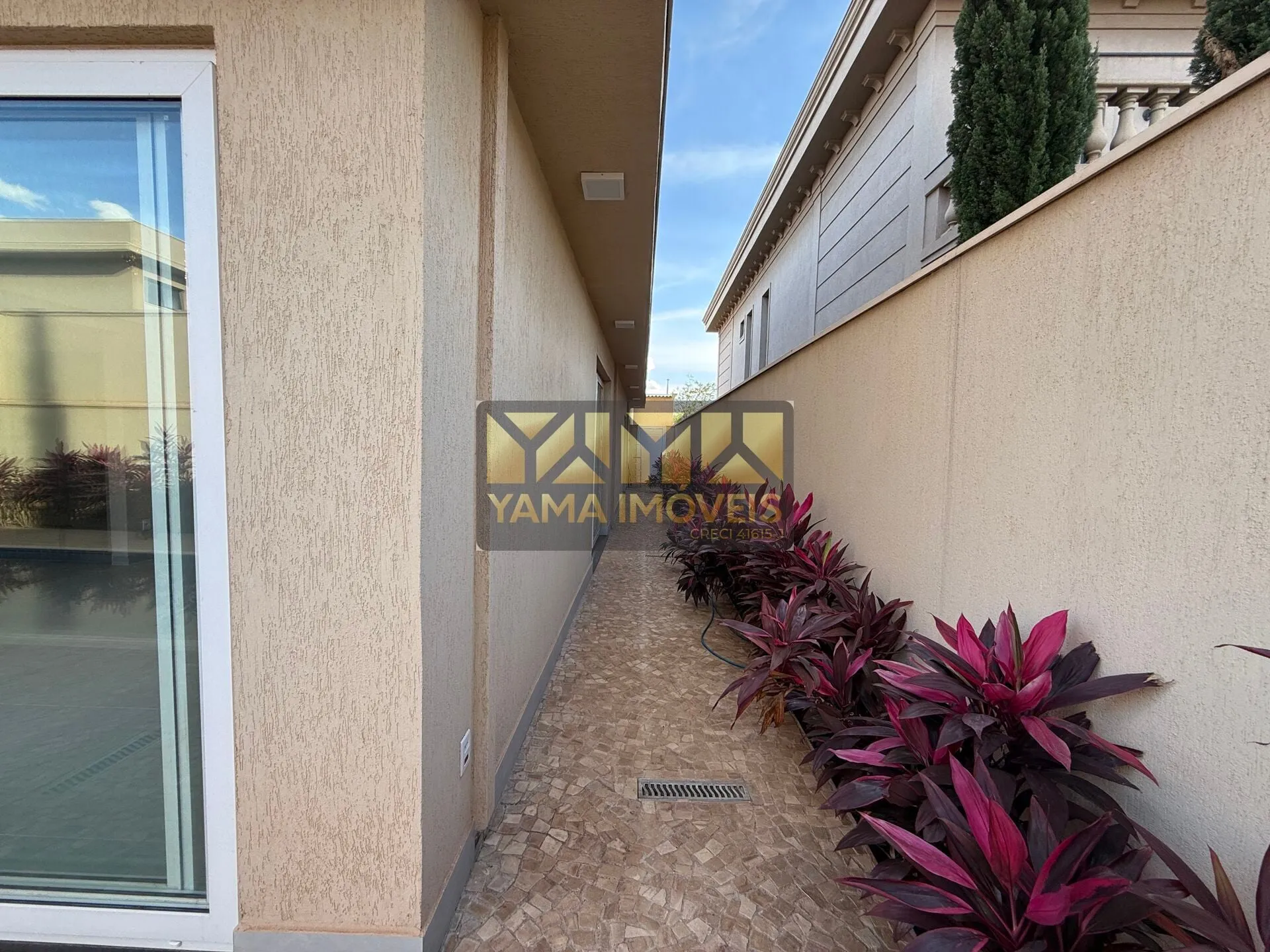 Imagem Condomínio Bela Vista - Casa Térrea no Condomínio Bela Vista - 4 Suítes - Piscina - Jardim Olhos D'Água