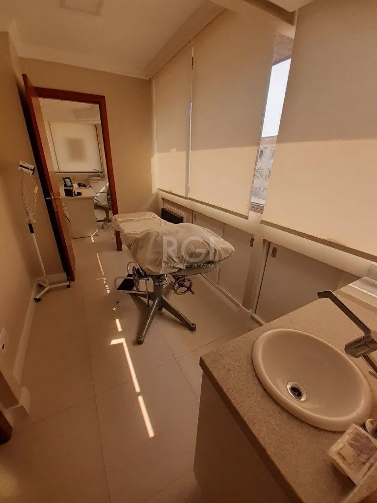 Imagem Conjunto/Sala para Venda - 104.28m², 0 dormitórios, 2 vagas - Menino Deus