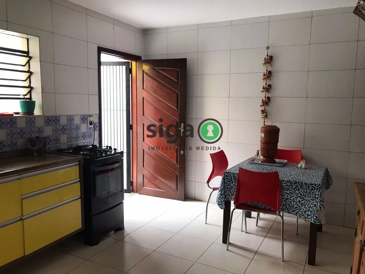 Imagem Casa Espaçosa com Quintal e 3 Dormitórios no Brooklin para Venda