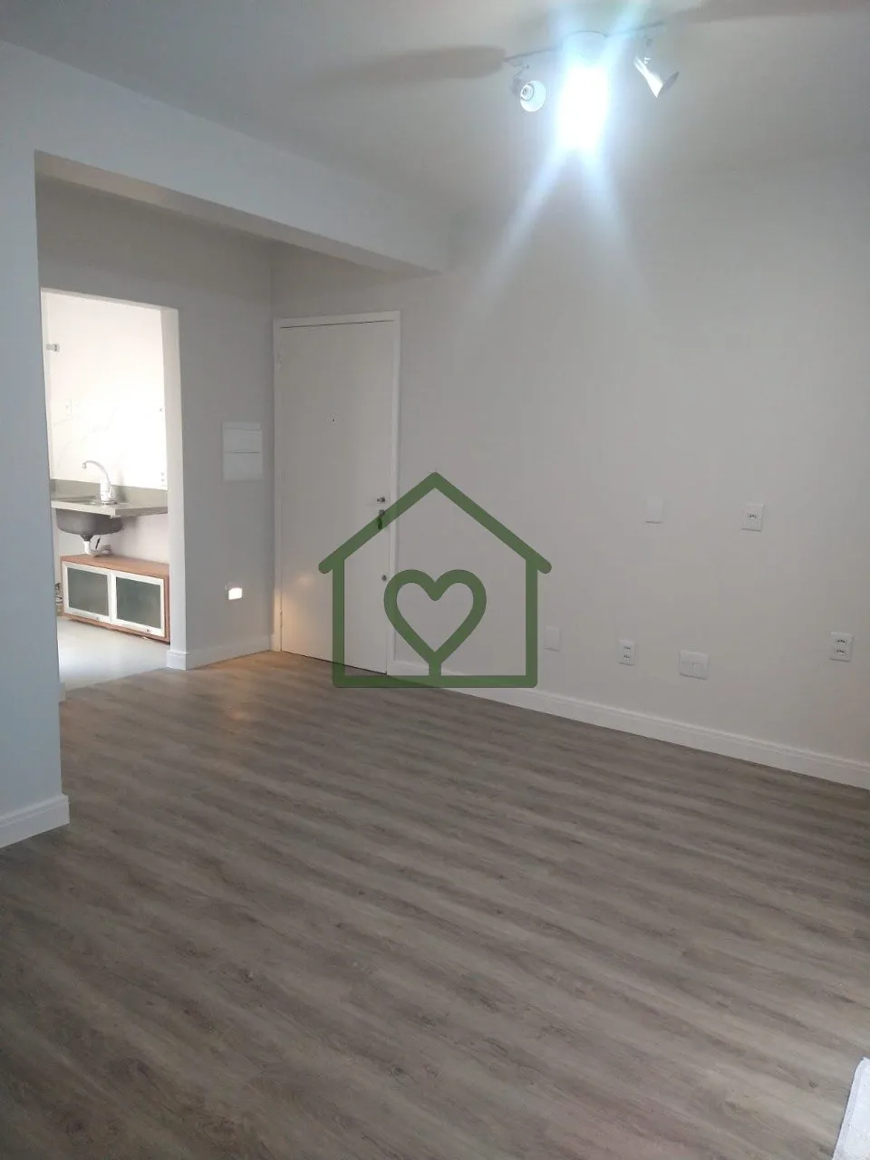 Imagem Lindo loft com pátio aberto, totalmente reformado e com ótima área externa. O imóvel conta com s...