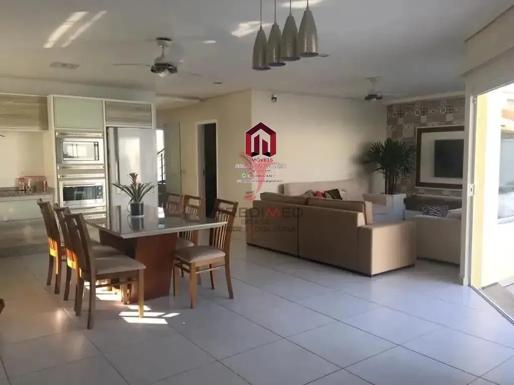 Imagem EXCELENTE CASA COM 4 DORMITORIOS PARA A VENDA - EM FLORIANOPOLIS SC BRASIL
