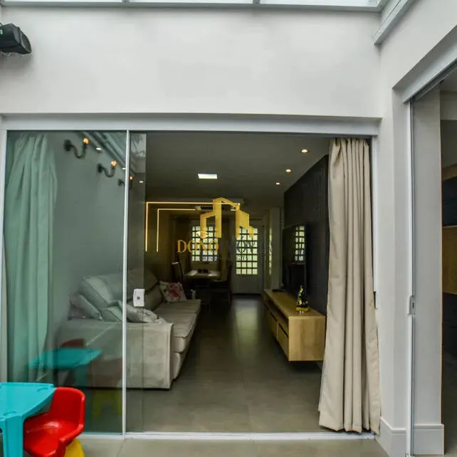 Imagem Casa em Condomínio à Venda | 150m² | 3 Suítes | Vila Metalúrgica - SA