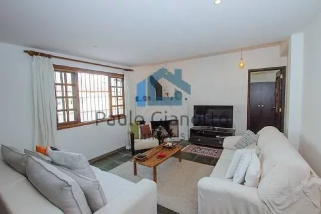 Imagem Casa estilo chácara c/ galpão próxima ao Centro de Cotia