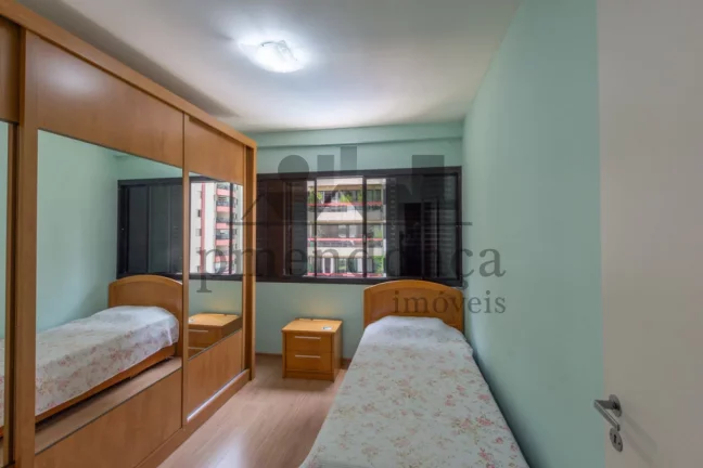 Imagem Apartamento à venda na Rua Diana em Perdizes com 4 quartos ( 1 suite ) e 2 vagas, 112m2