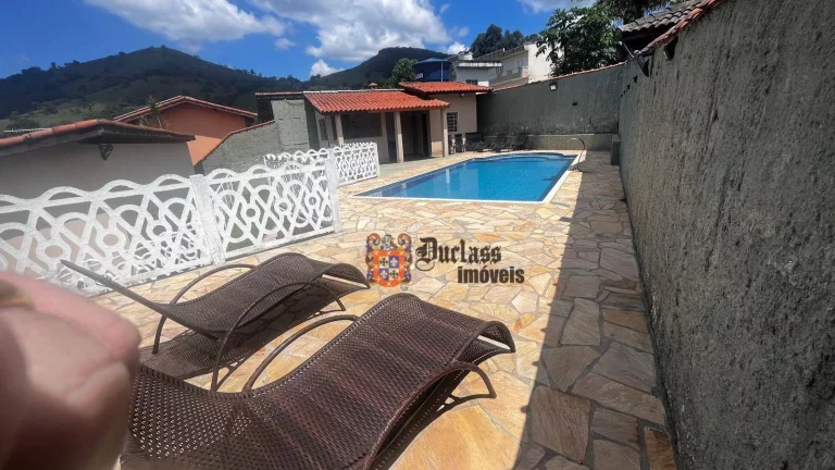 Imagem Chácara com 3 dormitórios à venda, 1300 m² por R$ 650.000 - Das Areias - Itapeva/MG
