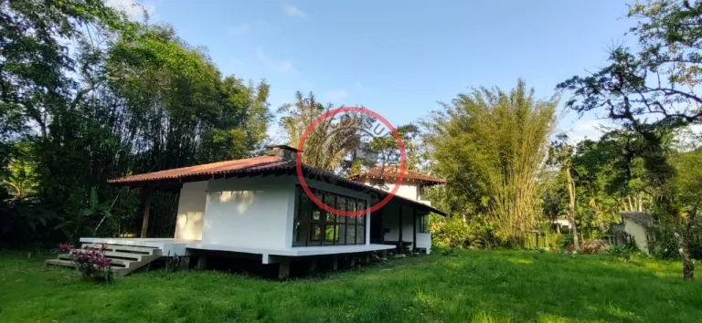 Imagem CASA AMPLA AREJADA E BEM ILUMINADA ,INSERIDA NA MATA ATLANTICA COM 2 PAVIMENTOS TERRENO DE 2000MT A 10 MINUTOS DE CAMBURY/BALEIA