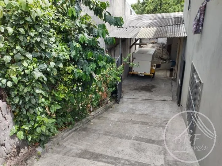 Imagem Invista e lucre: Potencial para duas rendas -Casa 2pisos 500 mts das pontes