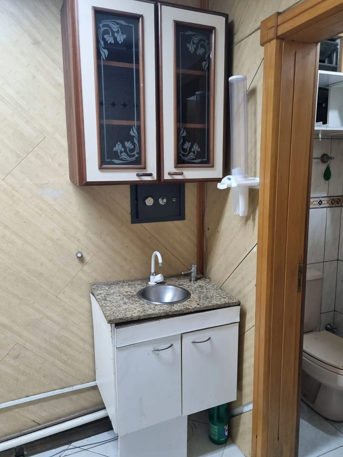Imagem Loja Térrea de Frente à Venda no Centro Histórico de Porto Alegre