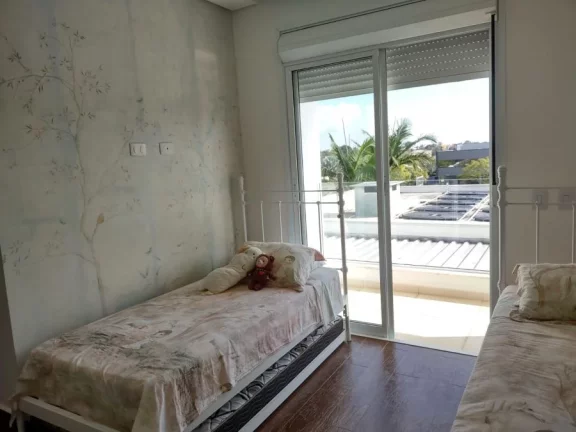 Imagem Casa Moderna em Condomínio  Segurança e Lazer