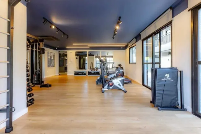 Imagem Apartamento semi-mobiliado com 2 suítes e 2 vagas de garagem na Praia dos Amores