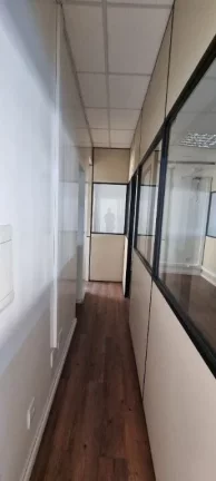 Imagem Na Cavalhada, loja de 90m².