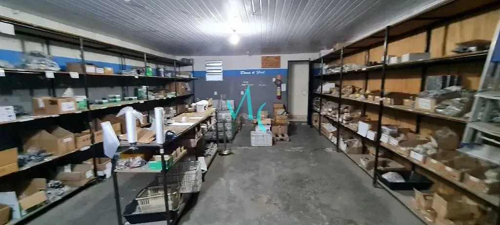 Imagem Galpão à venda ou aluguel, 386 m² por R$ 399.000,00 ou R$ 6.000,00/mês + taxas - Campo Grande - Rio de Janeiro/RJ
