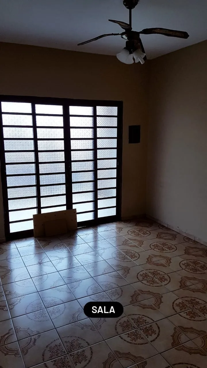 Imagem Comercial à venda 3 Quartos, 1 Suite, 4 Vagas, 250M², Esplanada Santa Terezinha, Taubaté - SP