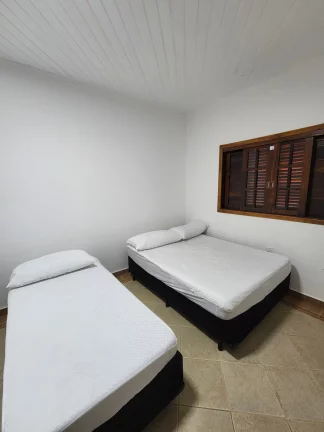 Imagem Incrível Chácara Pé Na Água Cond em Igaratá!!
