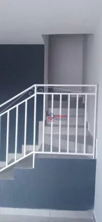 Imagem Sobrado com 3 dormitórios à venda em Curitiba