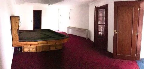 Imagem LOCAÇÃO DE CASA COMERCIAL NO CENTER VILLE, EM ARUJÁ/SP, 740m² com 2 salas, cozinha, piscina, jardim, quintal amplo e 4 vagas p/ autos. CONSULTE-NOS.