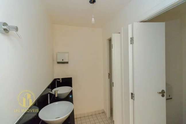 Imagem Casa comercial para venda, reformada e locada, no Brooklin
