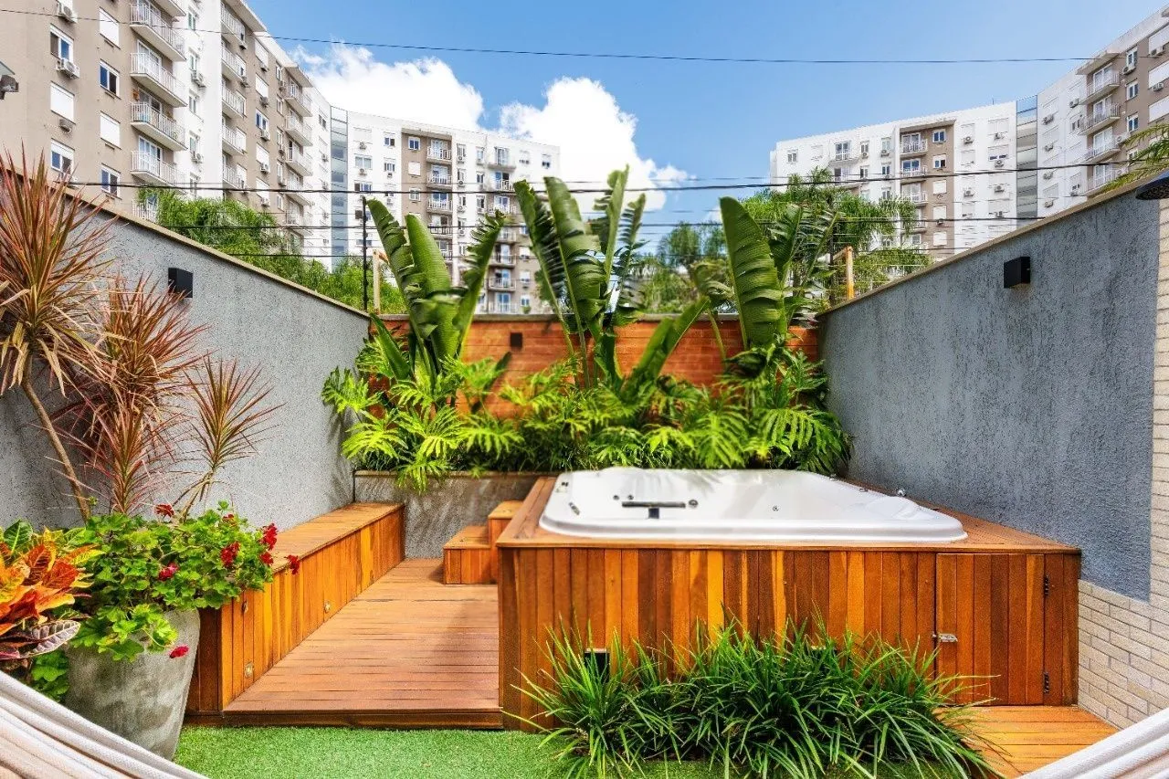 Imagem Casa reformada com vista incrível espaço goumet e jacuzzi, Proximo ao Iaguatemi