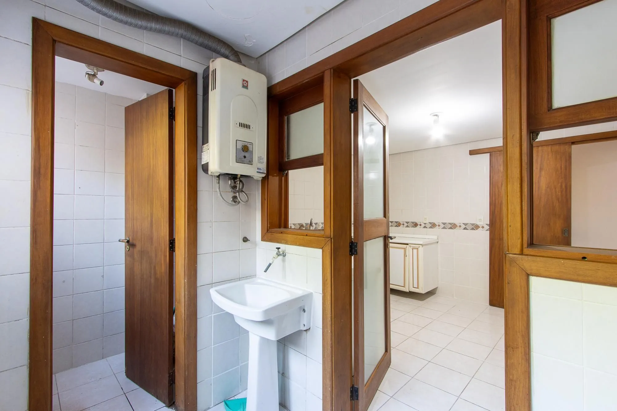 Imagem Apartamento bairro Cavalhada com 03 dormitórios, gabinete e 2 vagas 134,35m2 privativos!