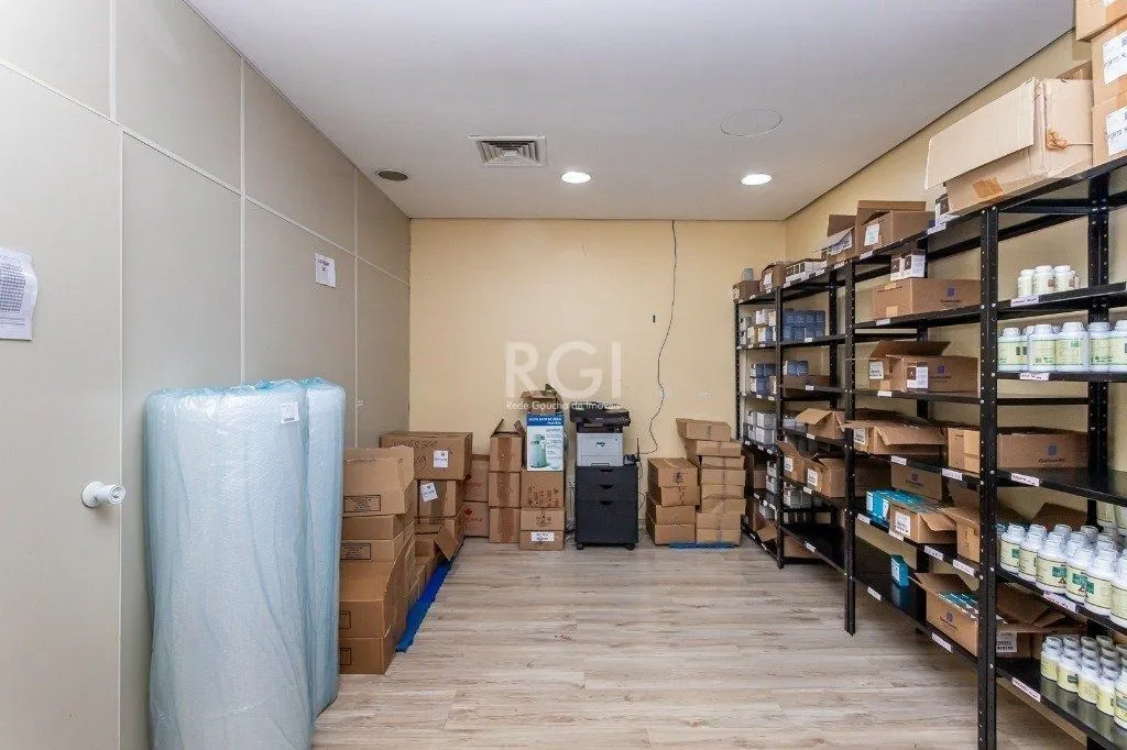 Imagem Loja Comercial na Av Cristóvão Colombo