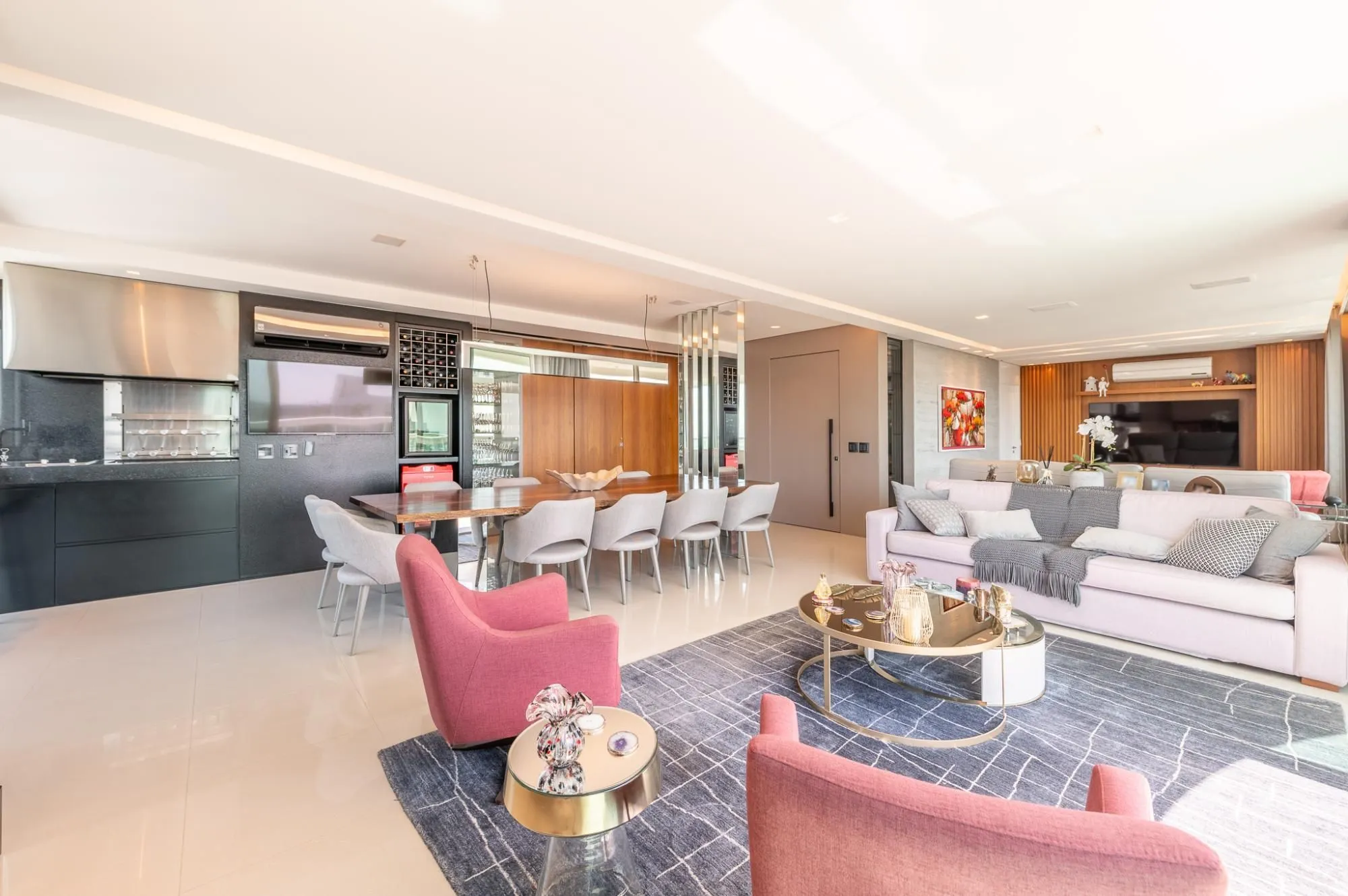 Imagem Apartamento com 204m², 3 dorm, 5 vagas no Petrópolis